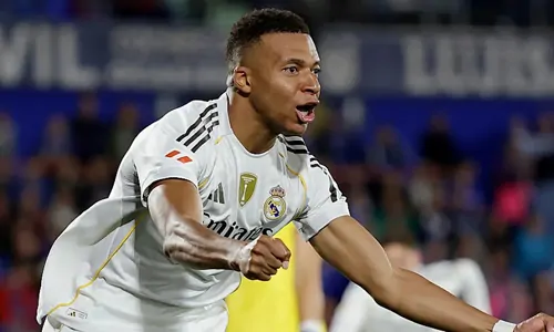 كيليان مبابي يتلقى رسالة رائعة من أسطورة ريال مدريد قبل الكلاسيكو